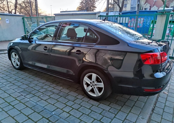 Volkswagen Jetta cena 32000 przebieg: 171071, rok produkcji 2013 z Warszawa małe 352